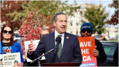 ‘Staggeringly overcrowded’: Jamie Raskin claims 60 detainees packed ‘shoulder-to-shoulder’ with single toilet in Baltimore ICE holding room