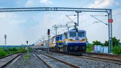 Suspected Bomb On Railway Tracks In West Bengal: Disaster averted: Suspected bomb found on Bengal railway tracks; train services disrupted | India News