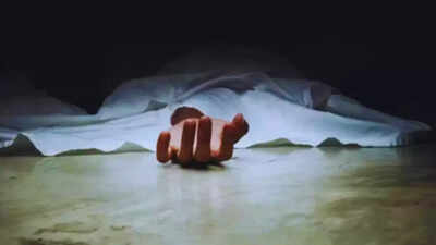 Mother mixes pesticide in drink to threaten husband; 5-year-old drinks it, dies | Vijayawada News