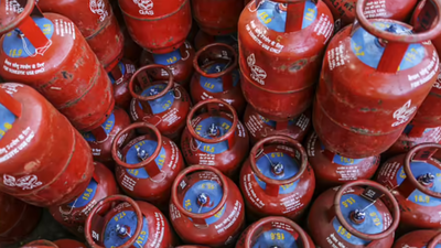 At Rs 999, LPG in Adilabad 2nd priciest in country | Hyderabad News