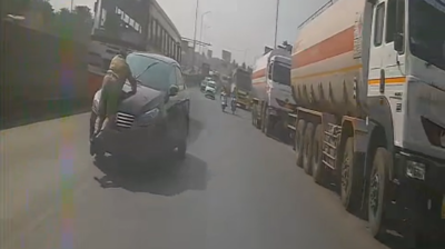 Car hits cop, carries him on bonnet for 4km near Hosur | Chennai News