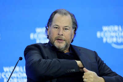 Salesforce CEO Marc Benioff: Elon Musk’s two-word reply to Salesforce CEO Marc Benioff’s statement that ChatGPT did not allow him to edit a photo of Sam Altman |