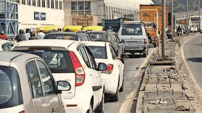 Bengaluru’s traffic tangle: Police plan right-side driving at key junctions to ease gridlock | Bengaluru News