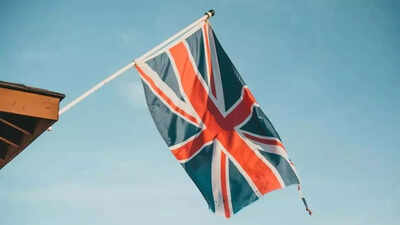 Shabana Mahmood: UK to offer up to £40,000 to failed asylum-seekers to leave country