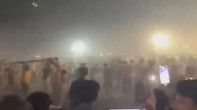 Chaos at Bhojpuri singer Khesari Lal Yadav’s event; stones pelted, several injured | Patna News