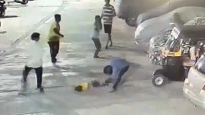 Mumbai Child Assault News: Mumbai auto driver lifts 4-year-old by legs, smashes his head multiple times on ground after tiff with father; child critical | Mumbai News