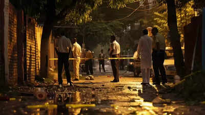 Delivery worker stabs minor neighbour in Seemapuri, dies hours later in suspected cylinder blast | Delhi News